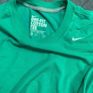 Nike DriFit Top